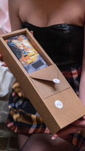 Carica l&#39;immagine nel visualizzatore di Gallery, T-shirt bacio Klimt
