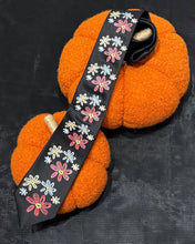 Load image into Gallery viewer, Cravatta Fiorellino
